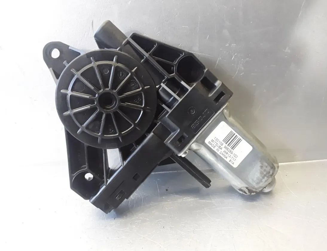 VOLVO V60 1 generation (2010-2020) Маторчик стеклоподъемника передней правой двери 966269103 23579448