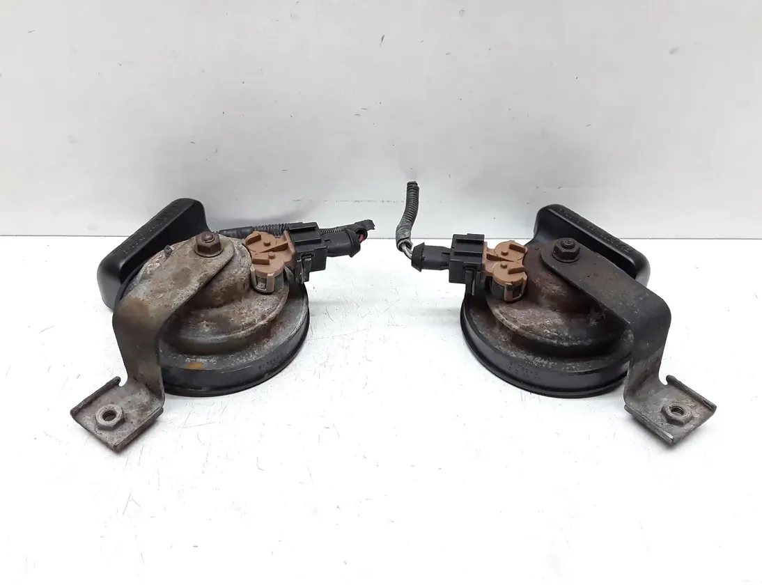 VOLVO S60 1 generation (2000-2009) Horn Signal 9178848,9178849 23602256