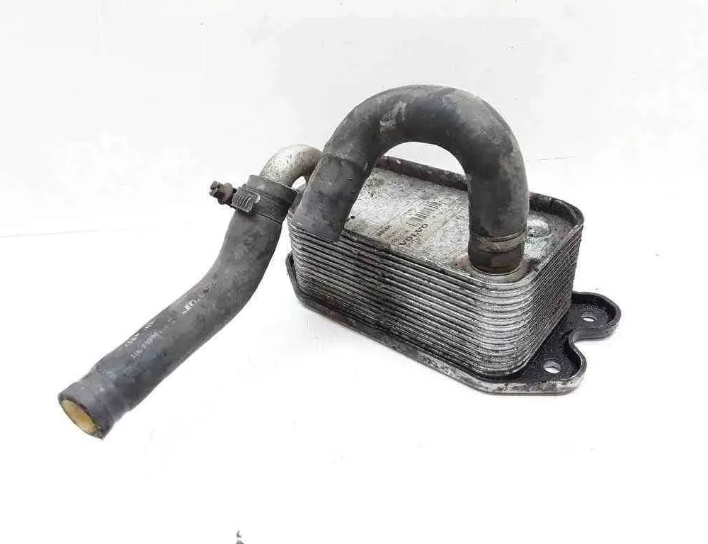 VOLVO V70 2 generation (2000-2008) Масляный радиатор 8677973 32643355