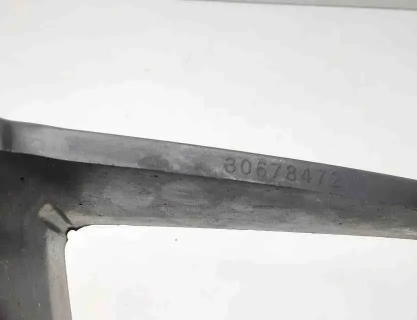 VOLVO V50 1 generation (2003-2012) Radiator air diverter 30678472 32653719