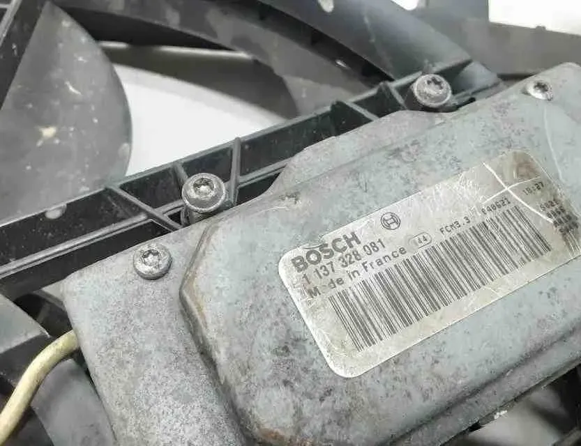 VOLVO V70 2 generation (2000-2008) Engine Cooling Fan Radiator 1137328081,30636445,0130303909 32654138