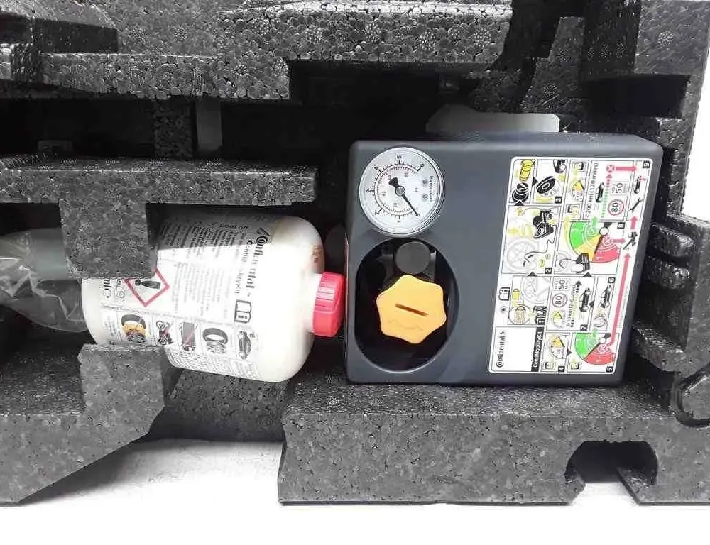 VOLVO V40 Cross Country 1 generation (2012-2020) Tire Compressor 31317532 32657518