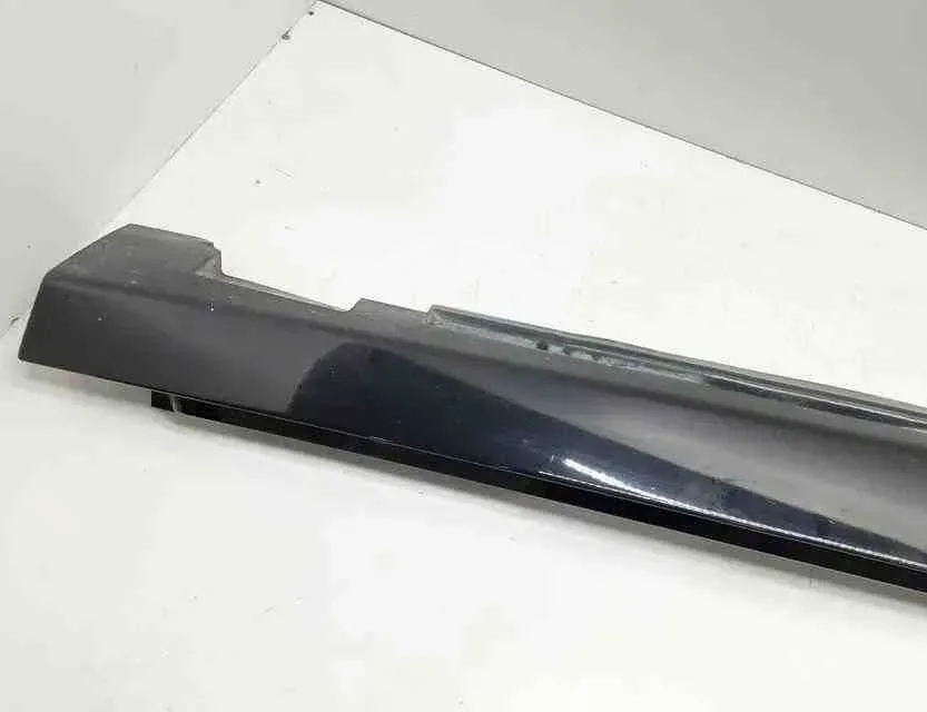 VOLVO V40 Cross Country 1 generation (2012-2020) Right Side Plastic Sideskirt Cover 31395043 32659623
