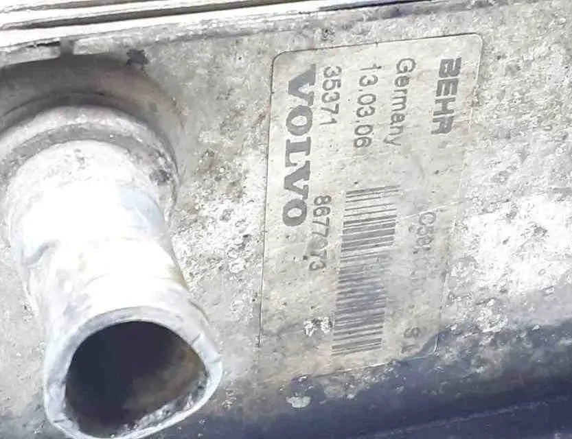VOLVO V50 1 generation (2003-2012) Масляный радиатор 8677973 32660838