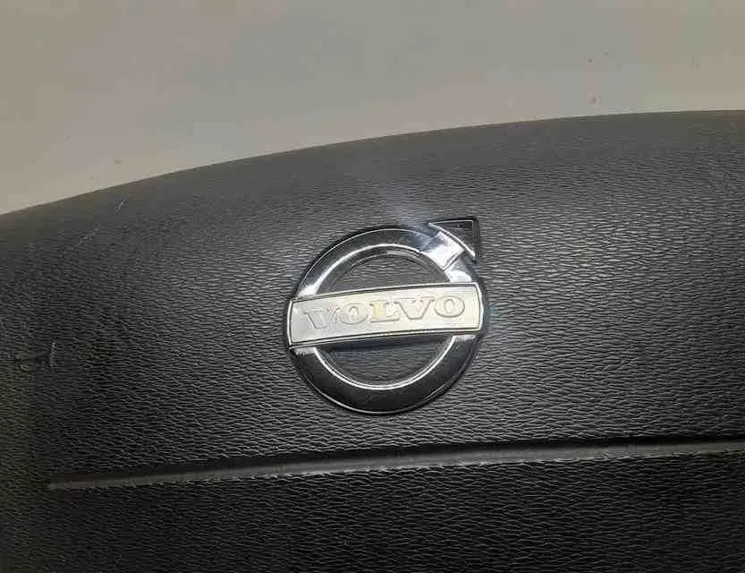 VOLVO V70 2 generation (2000-2008) Steering Wheel Airbag P30780655 32665554