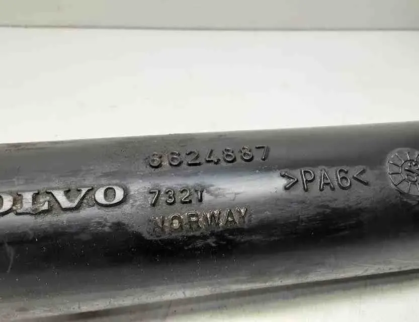 VOLVO S80 2 generation (2006-2020) Intercooler Hose Pipe 8624887 32665843