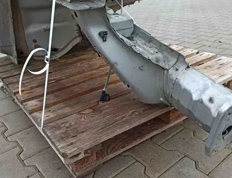 VOLVO XC60 1 generation (2008-2017) Front Right Quarter Panel 32703670