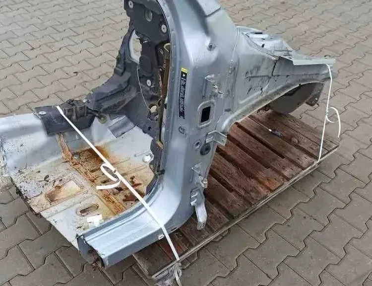 VOLVO XC60 1 generation (2008-2017) Front Right Quarter Panel 32703670