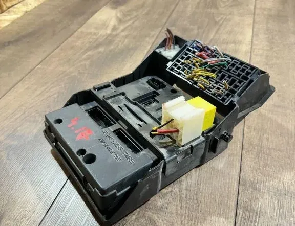 RENAULT Scenic 1 generation (1996-2003) Fuse Box S108502610,8200029342B 34564710