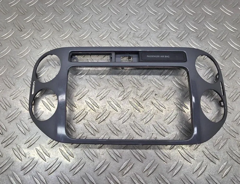 VOLKSWAGEN Tiguan 1 generation (2007-2017) Music Player Trim 5N0858071E 35958313
