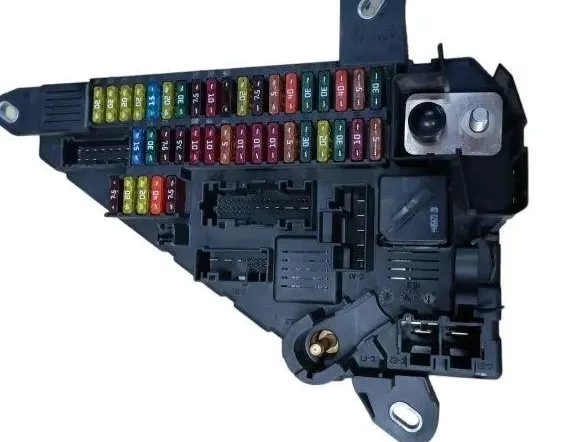 BMW 5 Series E60/E61 (2003-2010) Fuse box 6906618 31756436