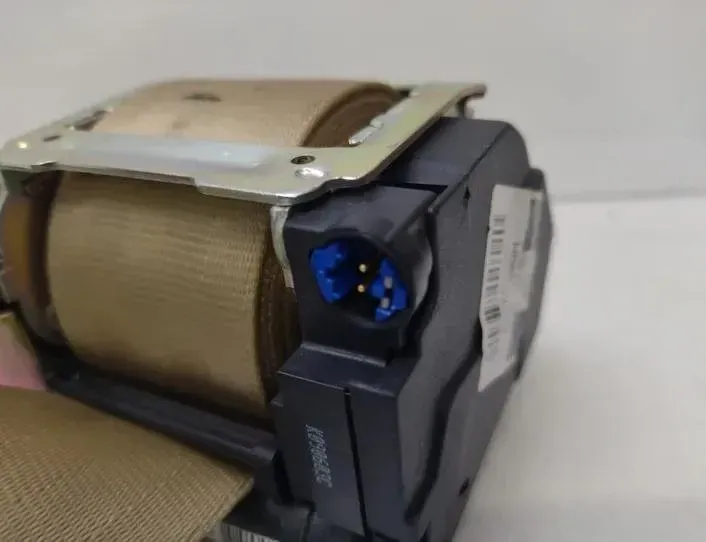 AUDI A8 D3/4E (2002-2010) Rear Middle Seatbelt 4E0857807A 27458961