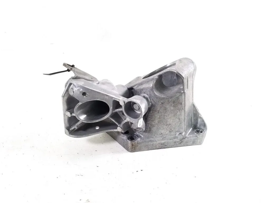 VOLVO XC40 1 generation (2017-2024) Кронштейн двигателя правой стороны 32428049 31984904