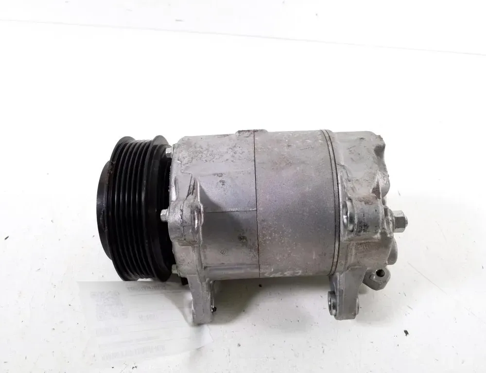 BMW X1 F48/F49 (2015-2023) Hасос кондиционера 6826873 32860369