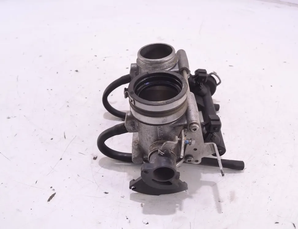BMW F Throttle body Unavailable 17097613