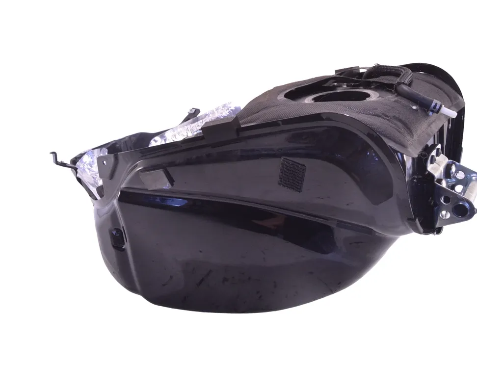 SUZUKI GSX Petrol fuel tank Unavailable 17554712