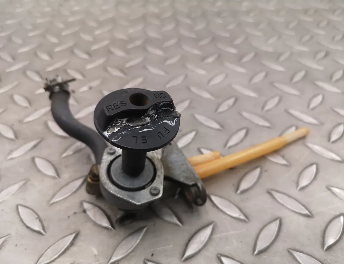 KAWASAKI NINJA Fuel tank tap Unavailable 25918297