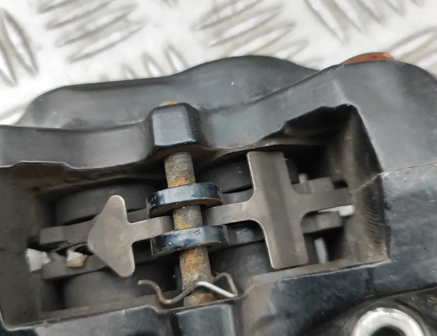 KTM DUKE Front left side brake caliper LH 33114203