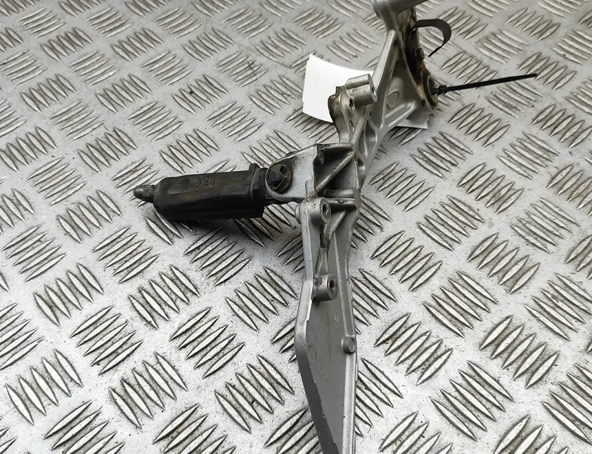 KTM DUKE Front right side footrest peg hanger 90103039000 33114322