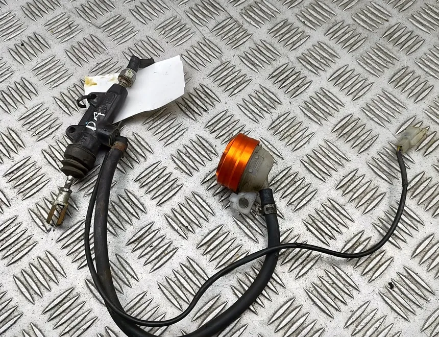 KTM DUKE Насос главного тормозного цилиндра заднего 33114331