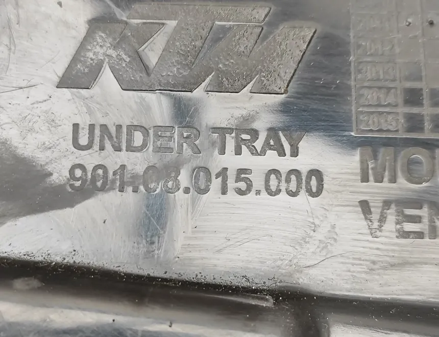 KTM DUKE Кожух заднего обтекателя 90108015000 33114405