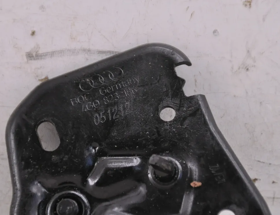 AUDI Q3 8U (2011-2020) Крюк капотa 4G0823186 34857354