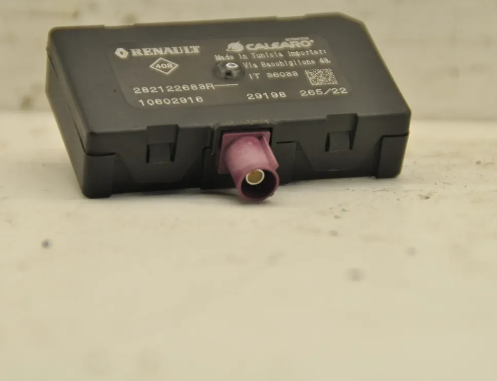 DACIA Sandero 3 generation (2020-2023) Bootlid Antenna Amplifier 282122683R 34392508