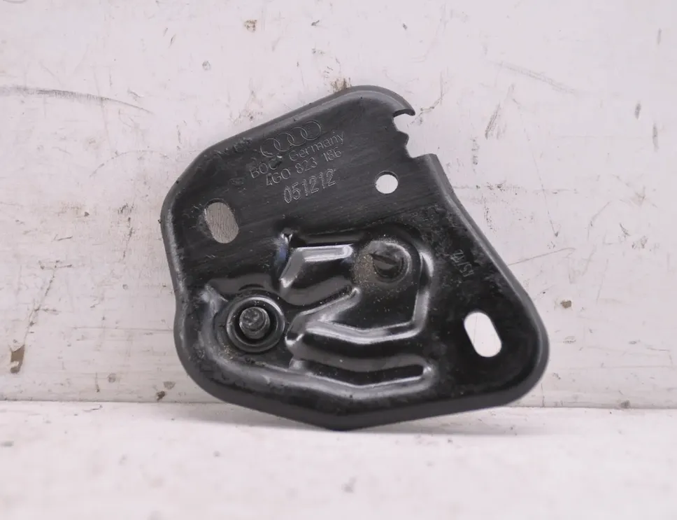 AUDI Q3 8U (2011-2020) Крюк капотa 4G0823186 34857361