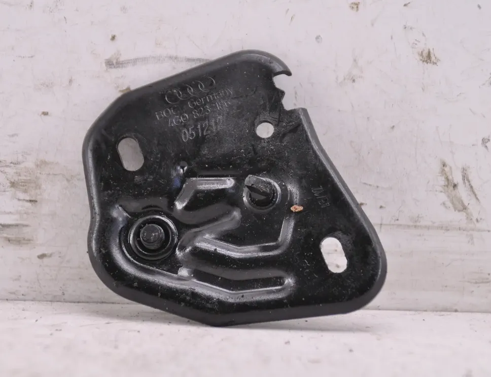 AUDI Q3 8U (2011-2020) Крюк капотa 4G0823186 34857354