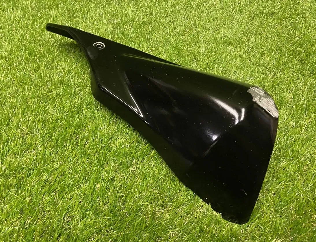 SUZUKI GSX-R Right side heat shield heat guard cover 15098115