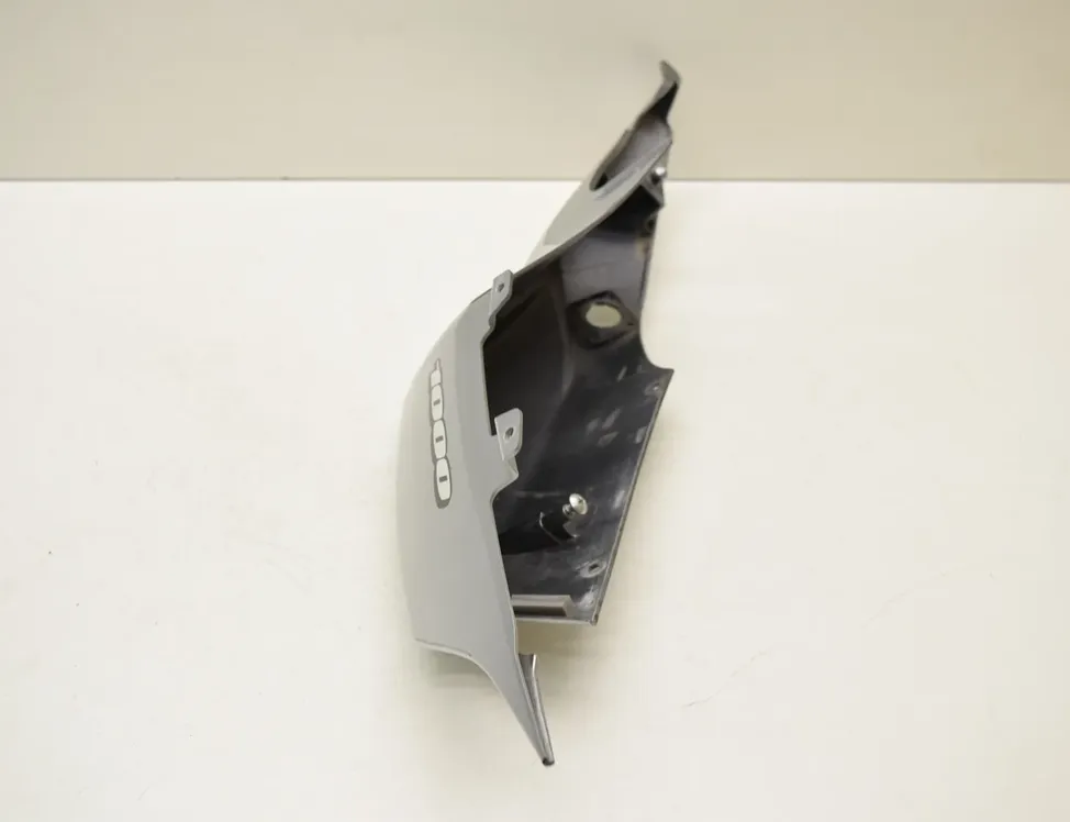 SUZUKI GSX-R Кожух заднего левого обтекателя 47211-21H 33120621