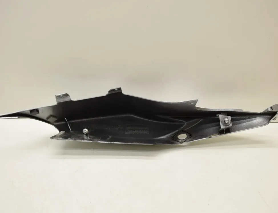 SUZUKI GSX-R Кожух заднего левого обтекателя 47211-21H 33120621
