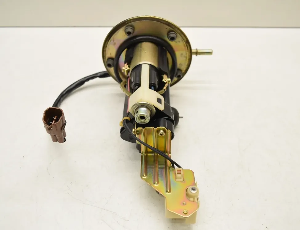 SUZUKI DL Топливный насос 15100-06G00,UC-T30SU9 33139975