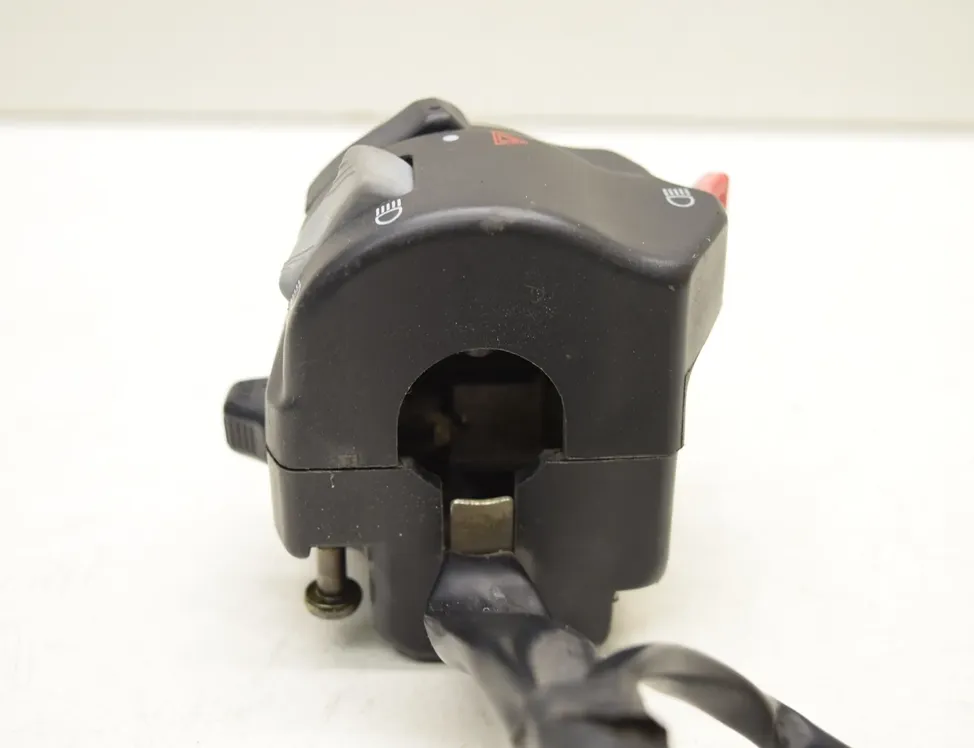 SUZUKI DL Left side switch gear lights LH 33140608