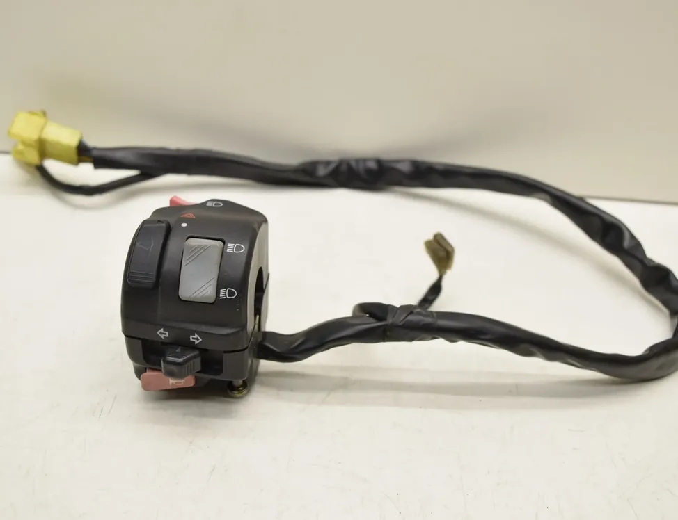 SUZUKI DL Left side switch gear lights LH 33140608