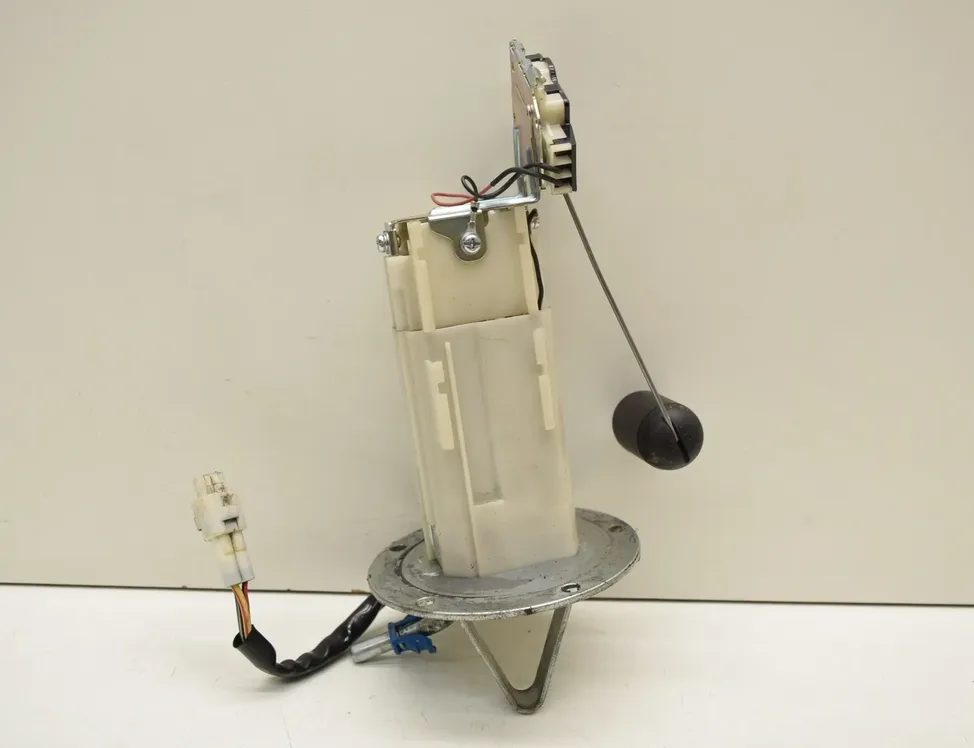 SUZUKI GSX-R Топливный насос 15100-37H00,UC-T35SU57 33358693