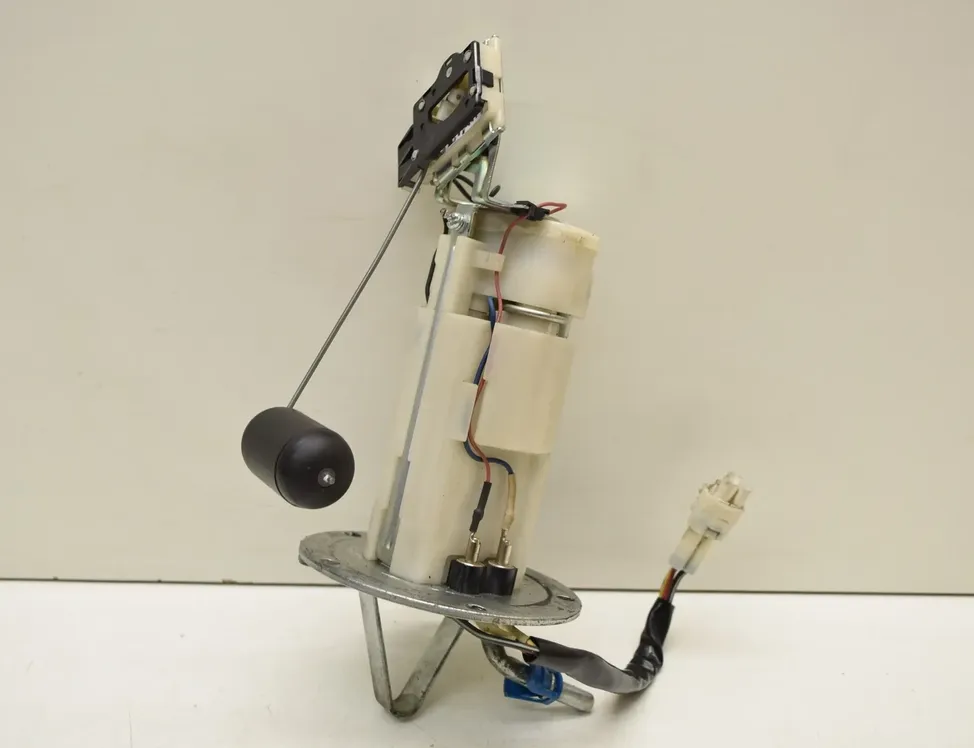 SUZUKI GSX-R Топливный насос 15100-37H00,UC-T35SU57 33358693