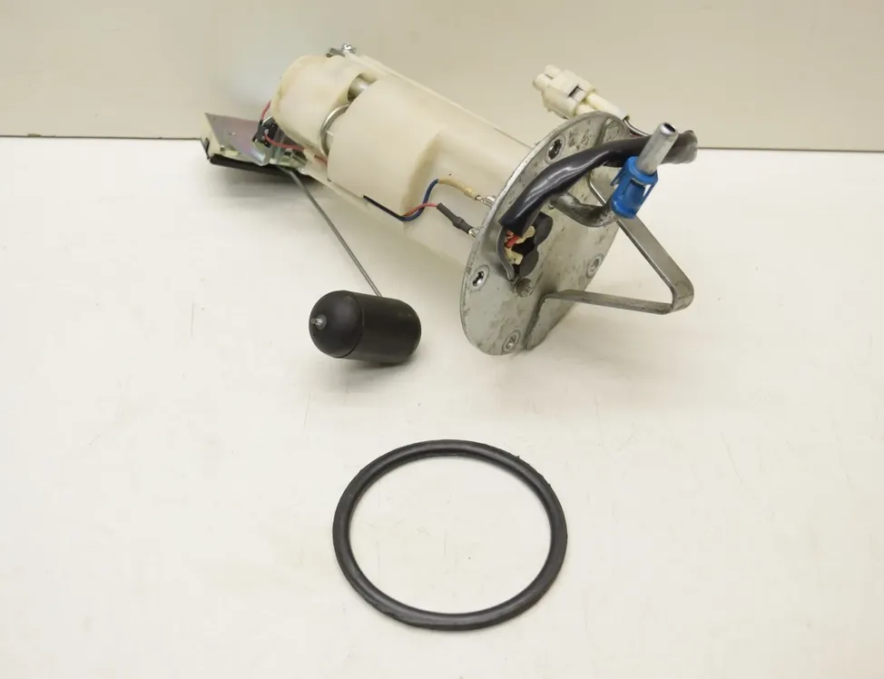 SUZUKI GSX-R Топливный насос 15100-37H00,UC-T35SU57 33358693