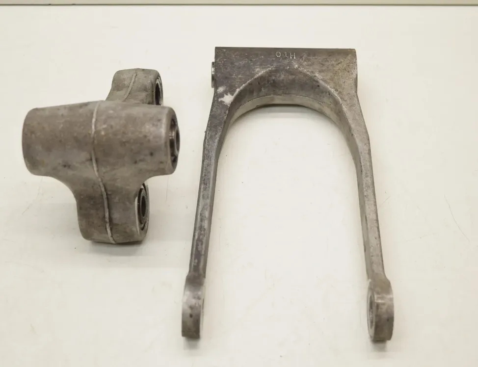 SUZUKI GSX-R Rear shock bottom linkage rod 33387523