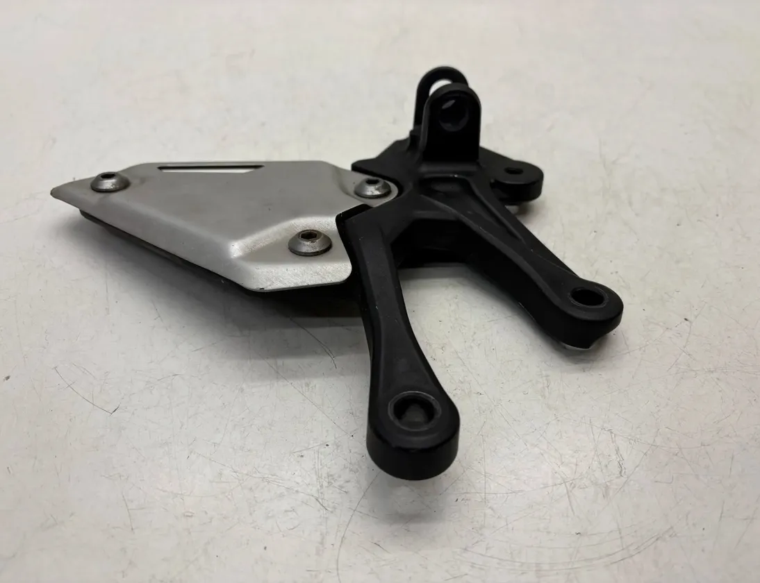 KAWASAKI Z Front left side footrest hanger bracket 33535661