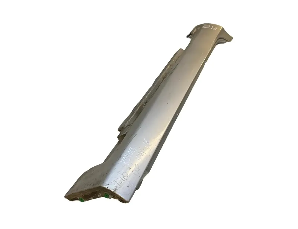 VOLVO V40 2 generation (2012-2020) Right Side Plastic Sideskirt Cover 31395043 30146967