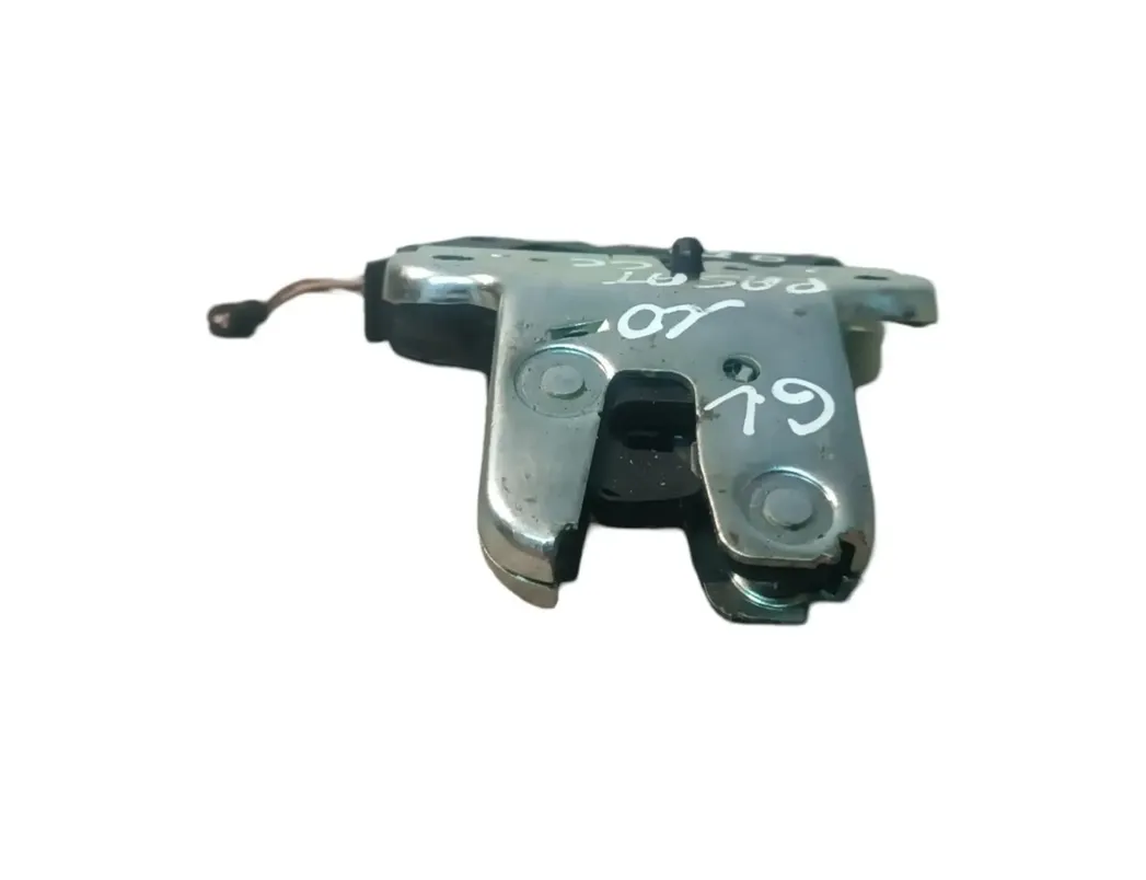 VOLKSWAGEN Passat B8 (2014-2023) Tailgate Boot Lock 4F5827505D 30152326