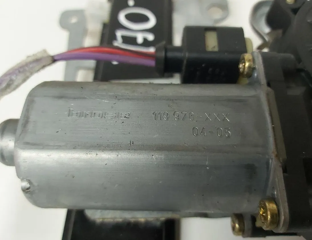 VOLVO XC70 2 generation (2000-2007) Rear Right Door Window Regulator 119970XXX 30163116