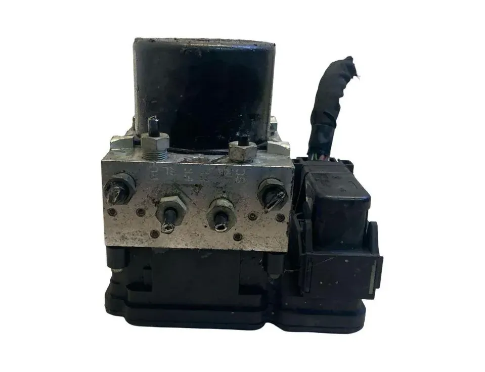VOLVO XC70 2 generation (2000-2007) ABS Pump 30681619 33491673