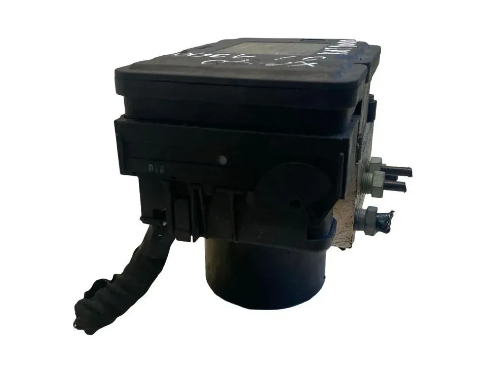 VOLVO XC70 2 generation (2000-2007) ABS Pump 30681619 33491673