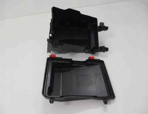 PEUGEOT 308 3 generation (2021-2023) Fuse Box 9678633380,9804681780 32466881