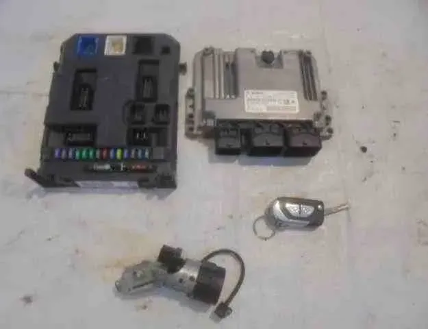CITROËN DS3 1 generation (2010-2015) Engine ECU Set 9666325680 32472178