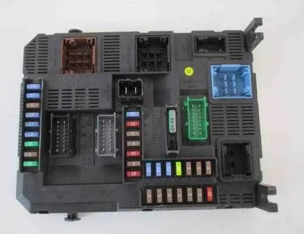PEUGEOT 208 Peugeot 208 (2012-2015) Comfort Control Unit 9807532080 32480238