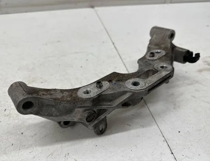 OPEL Corsa F (2019-2023) Engine Bracket Right Side 9813582980 22212490