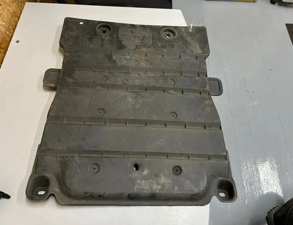 SKODA Superb 3 generation (2015-2023) Right Side Underbody Cover 5Q0825230H 26712779